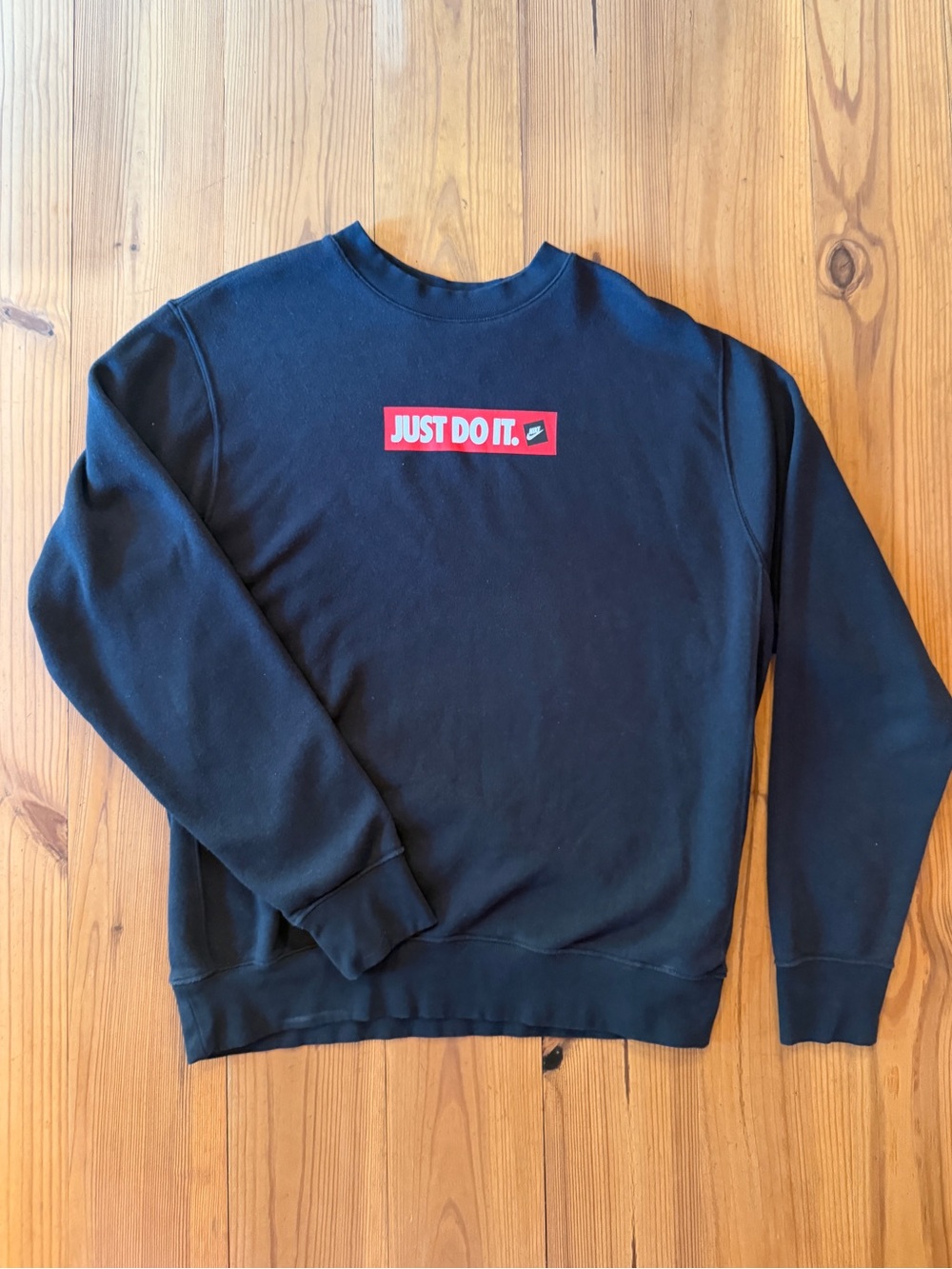 Nike Men’s Black Crewneck Sweatshirt 'Just Do It' Medium NWOT